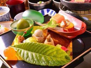 <夕朝食とも部屋食>【料理グレードアップ】 国産黒毛和牛→A5ランク鹿児島牛ヒレ肉+朝食『釜鶴』のプレミアム干物付き