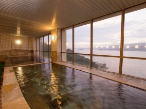 【迷ったらコレ!当館一番人気】三河湾を望む客室×活き鮑と幡豆和牛2種メイン&地魚舟盛り付HAZU会席