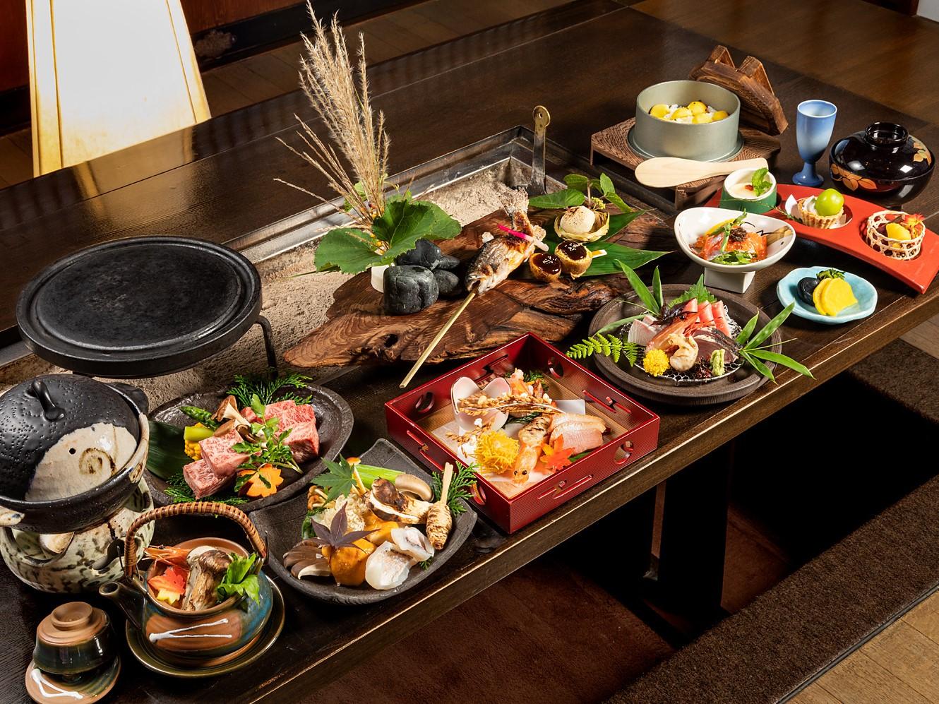 【囲炉裏秋グルメプラン】~ 炉会席 ~ 「飛騨牛三種」「松茸」「囲炉裏料理」などを贅沢に味わえる