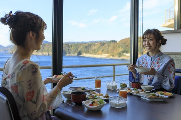 朝食付◇カジュアルに寛ぐ稲取銀水荘 夕食:なし/朝食:ダイニング