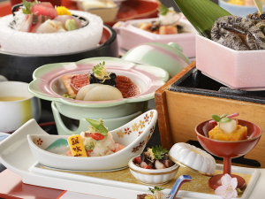 10/1~◇銀の海で楽しむ「味わい」コース 鮑の磯蒸し◇夕朝食:ダイニング
