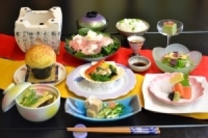 【季の里バリュープライスプラン】平日限定プラン9800円から「三元豚高原鍋と帆立磯焼き」