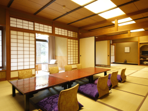 【早割・本館客室】28日前迄で大部屋等のお部屋が8,000円~!お料理は舟盛や蟹などから選べます♪