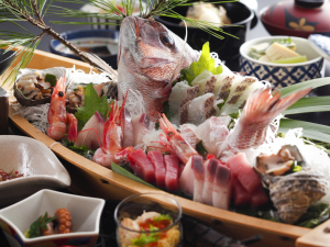 【舟盛会席×お部屋食で安心☆】秋冬の当館人気1位の豪快舟盛りや鯛兜荒炊きや牛肉料理が11000円~♪