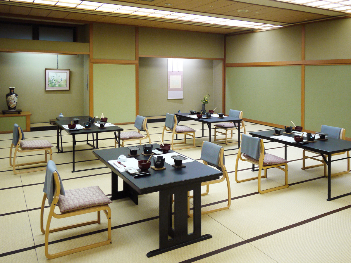 本館【インターネット限定】 ~献立お任せ・お食事会場広間(宴会場)プラン~