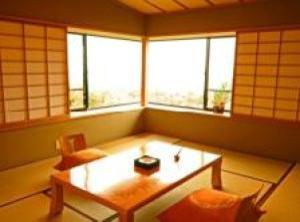 【基本】ワイドビューで人気の角部屋・専用露天風呂つき客室『みかんの間』に泊まる