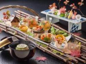 温泉露天風呂付客室【ゆとろぎ亭】スタイリッシュ・和モダンリゾート♪◆夕食:月替わりの創作懐石◆朝食:和定食を個室料亭「遊膳」にて