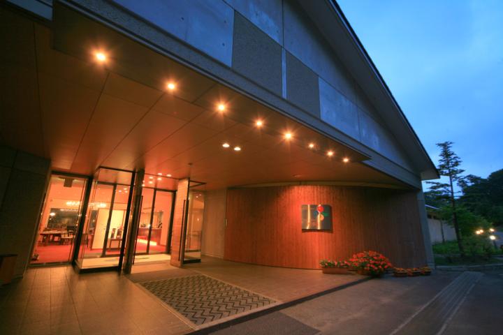 【素泊まり】21時まで予約OK!お食事なしのシンプルプラン。美肌の湯と和風館を愉しむ/1泊素泊まり