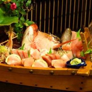 嬉しい3つの特典付き!【地魚の豪華舟盛り&伊勢海老鬼殻焼き】海の幸満載プラン♪