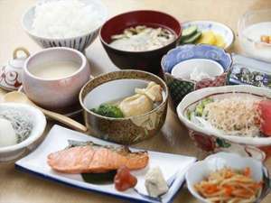【1泊朝食付★】時間を気にせず気まま散策+2種源泉を4方法で堪能する美人の湯で心も体もリフレッシュ♪