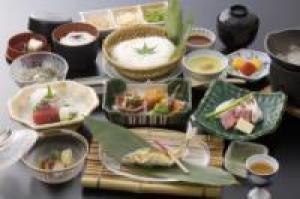 毎月料理内容がかわる!「うたげ」コース宿泊プラン