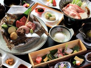 【女性に人気】飛騨グルメを堪能☆「飛騨牛と飛騨豚の食べ比べ会席」プラン♪