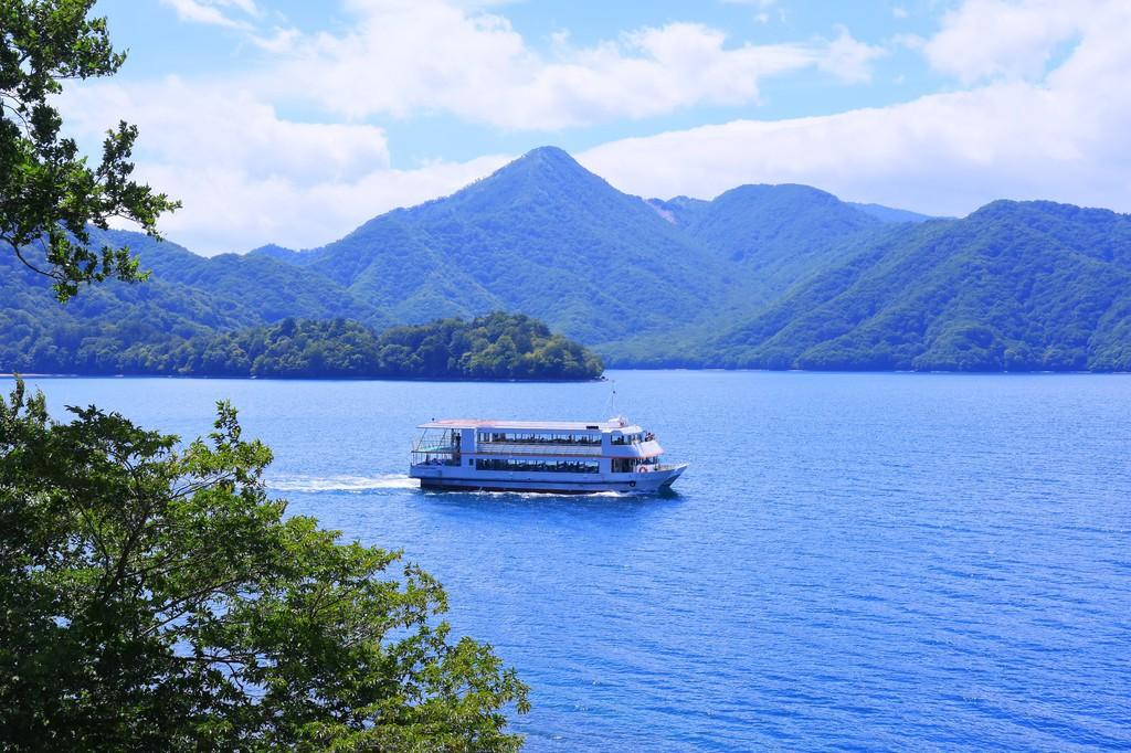 中禅寺湖一周クルーズ乗船チケット特典付プラン♪船からもお部屋からも中禅寺湖を一望♪