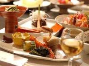 ★オリジナルケーキ&夕食時1ドリンク&人気の渓谷側客室確約★たまには贅沢な1日を!3つの特典付♪