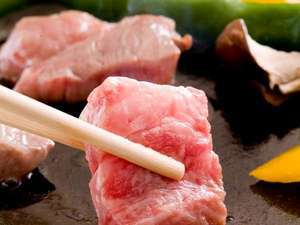 【肉割2019】通常料金より2,900円引きで人気一品料理「和牛陶板焼き付き」~