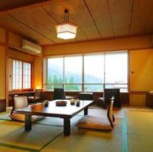 プレミアム木涌館 広々とした優雅な造りの16畳和室×料亭山桜の個室で特選『桐懐石』
