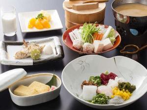 【朝食付】野菜の蒸し鍋や選べる玉子料理★地産地消の朝ごはんと絶景露天風呂で美人の湯と自家源泉を満喫