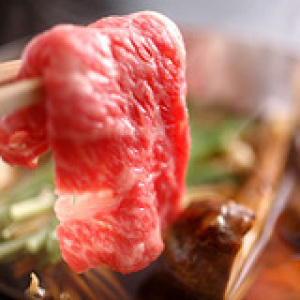 淡路牛と松茸のすき焼と紅葉鯛・伊勢海老の姿造り