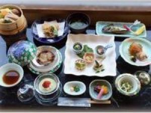ご予約はホームページから【夕食は部屋食で】「季節のお手軽懐石プラン」多摩川の絶景を眺める