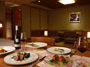 伝統の食事をお部屋で愉しむ『シーズンセレクション』
