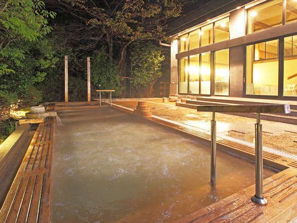 カップルで優雅に過ごす露天風呂付客室「里山」プラン