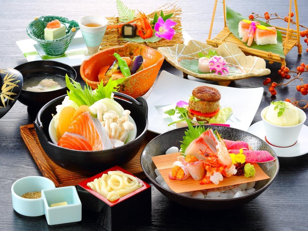 早割☆21日前☆【飛天館】女将特選2020年(1月・2月)讃岐オリーブ牛と椎茸(ハンバーガー見立て)、石狩鍋風寄せ鍋