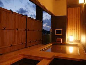 ◆露天風呂付き客室◆お部屋の露天風呂も金泉!~美肌の温泉をお部屋で愉しむマイ露天◆