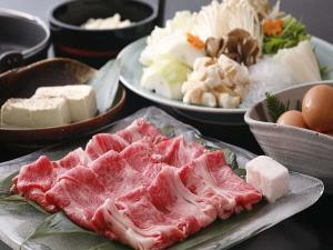 ◆わがままで食いしん坊の欲求満たす◆鮮やかな色合い&きめ細やかな霜降り◆『黒毛和牛すき焼き』1人前150g