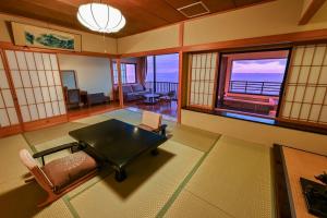 絶景温泉と魚介満腹の宿　稲取東海ホテル湯苑