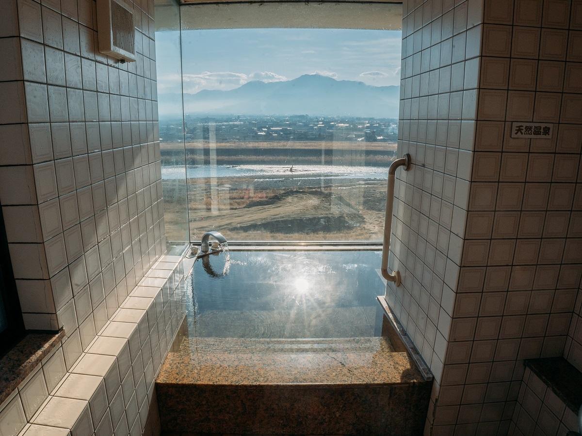 【展望風呂付】笛吹川を一望!天然温泉を堪能するワンランク上のやまなし旅/食事処
