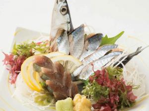 【秋刀魚のお刺身付】今だけ限定★溢れ出る旨味と脂がたまらない!/ビュッフェ