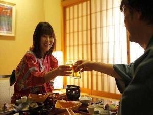 二人目半額☆【カップル女性半額】◆彼女も喜ぶ♪特典付で、この価格!露天風呂付き客室で、のんびり 2人時間/お部屋食