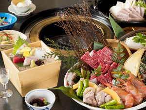 早割☆21★早割予約でお料理グレードアップ!【個室食事処で炭火焼】兵衛の炭火焼会席<神戸牛>にグレードアップ!3名以上で色浴衣付き No:5536x