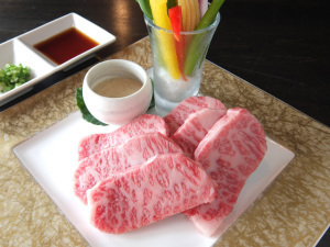 【松阪牛の陶板焼き&伊勢海老のお造り付きプラン】とろける旨さA4ランク以上松阪牛