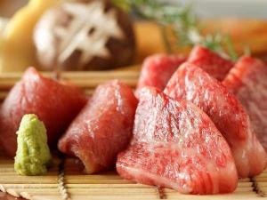 【旬の味覚を満喫】夕食のメイン料理“倍増”♪さらにワンドリンクサービス付★