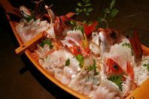 【海の幸グレードアップ】地魚満載!豪快大舟盛の特典付き ≪貸切風呂&朝夕お部屋食≫