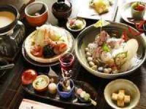 【お得な価格で花暖簾へ♪】季節の懐石料理と温泉を愉しむ・・・≪貸切風呂&朝夕お部屋食≫