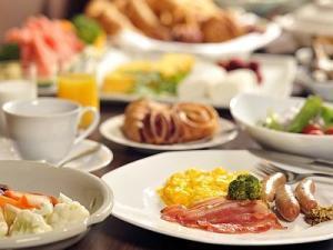 【里山で朝ごはん・1泊朝食】平日限定・遅めの到着でもOK!和洋料理約30種類の朝食ビュッフェ付/和モダン和室