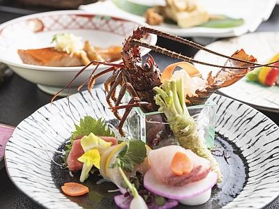 【ちょっぴりお得!海の幸満載&リラクゼーション】伊勢海老に金目鯛!お部屋はマッサージチェアに檜風呂付