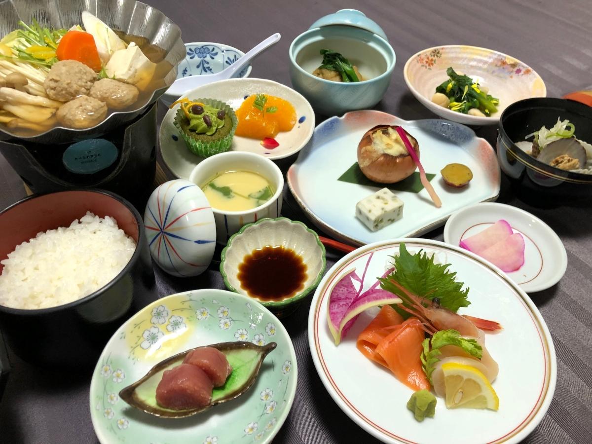 ◆源泉かけ流しの湯+季節の味覚を堪能!おきらく膳プラン♪【夕朝食付】