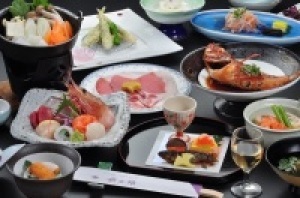 【当館一押し☆】料理長おすすめ!ご夕食は部屋食で味わう贅沢松会席◎無料貸切風呂は深夜も利用できます☆