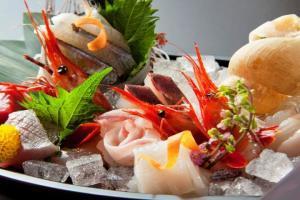 【夕食「部屋食」朝食「別会場」】お刺身10種盛「黒船」1人1台付き♪季節の会席(海の幸を堪能したい方へ)
