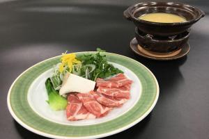にっしょうかん 新館 梅松鶴