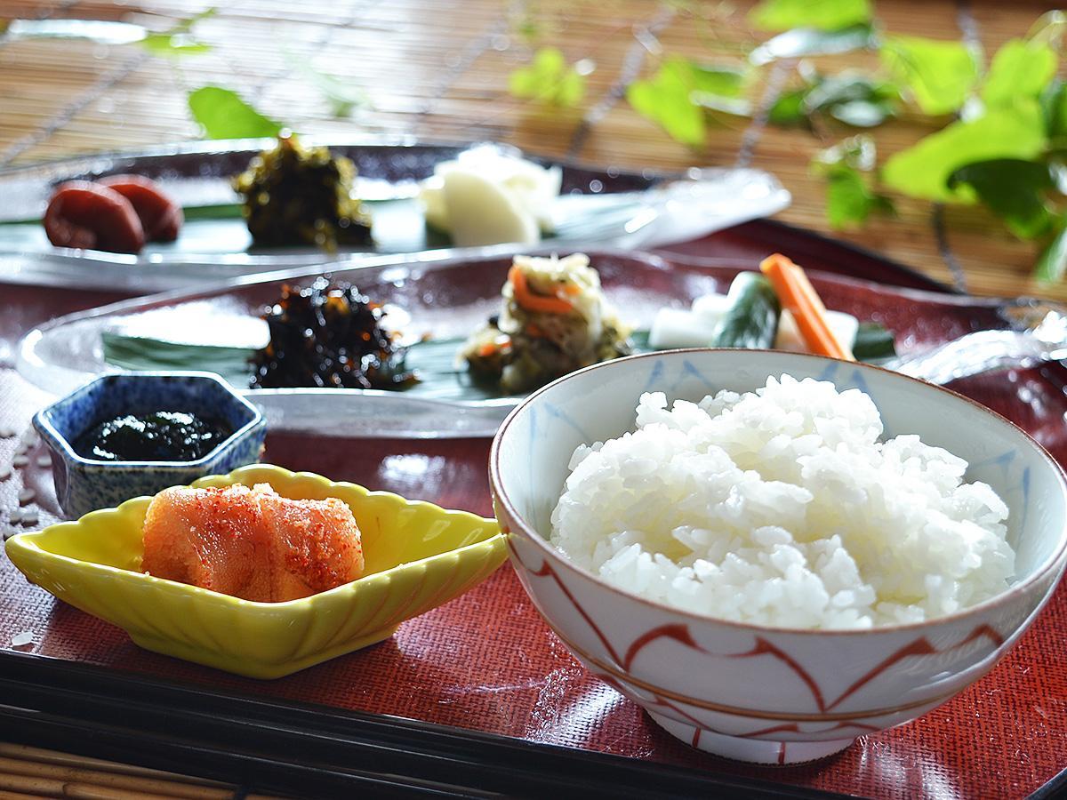 にっしょうかん 新館 梅松鶴
