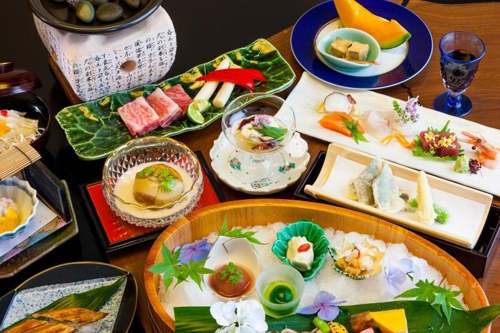 【１泊２食】ご夕食は黒毛和牛ヘレ肉陶板焼き付、上懐石・月山コース★