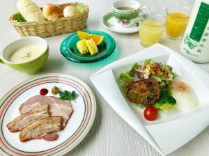 HOLIDAY HOUSE グリーンガーデン
