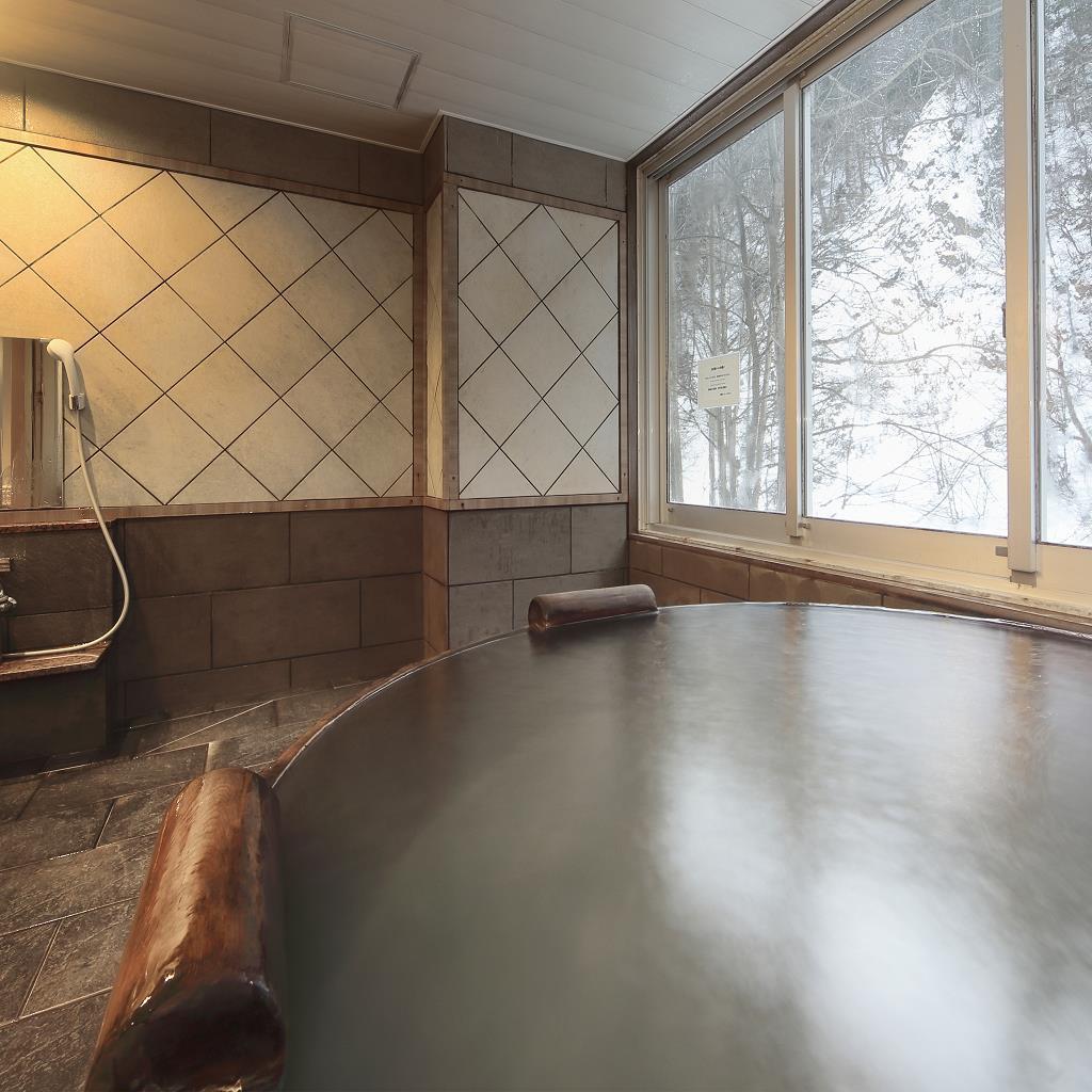 【飲み放題が無料】＜バイキング＞貸切風呂50分付！硫黄香る白濁温泉をプライベートな空間で堪能（007）