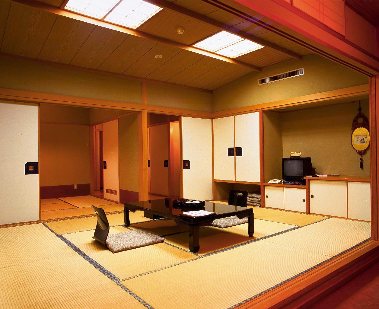 【1泊2食 夕食会場はレストラン形式】 　１番人気！広々客室に「鮑の踊り焼き」付の海鮮満載 味覚プラン