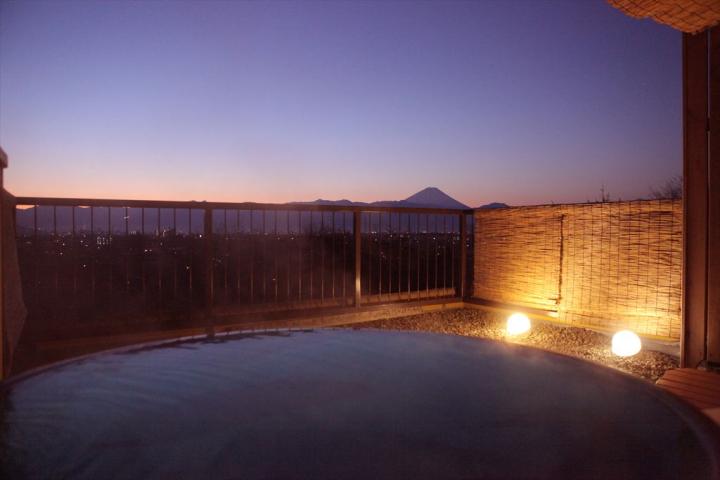 甲府の夜景を独占する温泉　11種類のお風呂 ホテル神の湯温泉