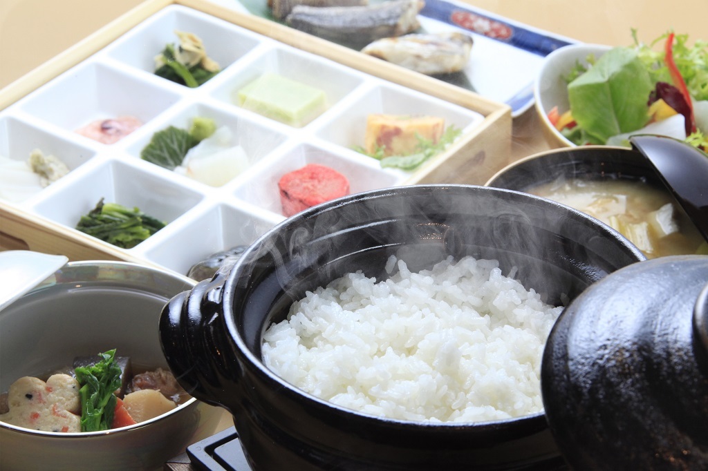 【朝食付き】22:00迄チェックインOK!料理長厳選のお米と卵を中心とした和朝食をご用意<朝食のみ>